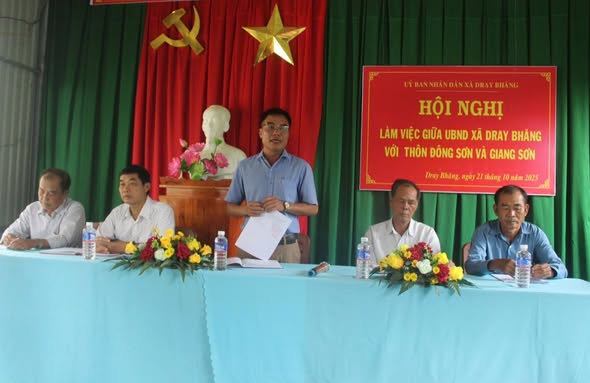 UBND XÃ DRAY BHĂNG TỔ CHỨC LÀM VIỆC VỚI CÁC BAN TỰ QUẢN THÔN ĐÔNG SƠN VÀ THÔNG GIANG SƠN.