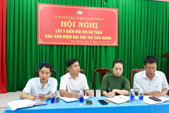 UBMTTQVN XÃ TỔ CHỨC LẤY Ý KIẾN ĐỐI VỚI DỰ THẢO CÁC VĂN KIỆN ĐẠI HỘI XIV CỦA ĐẢNG