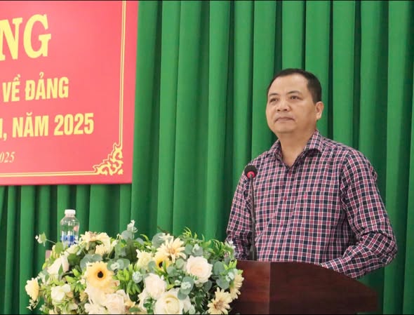 KHAI GIẢNG LỚP BỒI DƯỠNG NHẬN THỨC VỀ ĐẢNG KHÓA 01, NĂM 2025