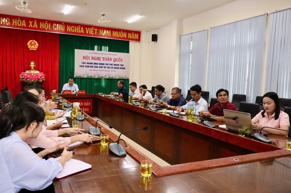 HỘI NGHỊ TẬP HUẤN ỨNG DỤNG TRÍ TUỆ NHÂN TẠO CHO CÁN BỘ CÁC ĐẢNG ỦY VÀ CƠ QUAN ĐẢNG