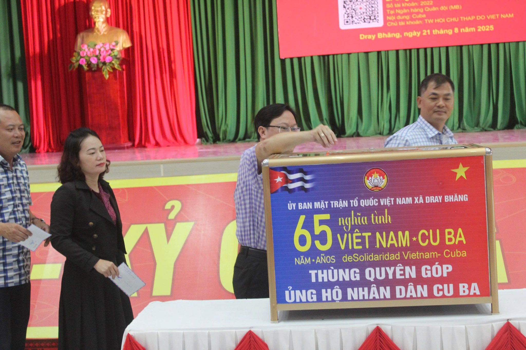 XÃ DRAY BHĂNG TỔ CHỨC CHƯƠNG TRÌNH VẬN ĐỘNG ỦNG HỘ NHÂN DÂN CU BA, 65 NĂM NGHĨA TÌNH VIỆT NAM – CU BA.