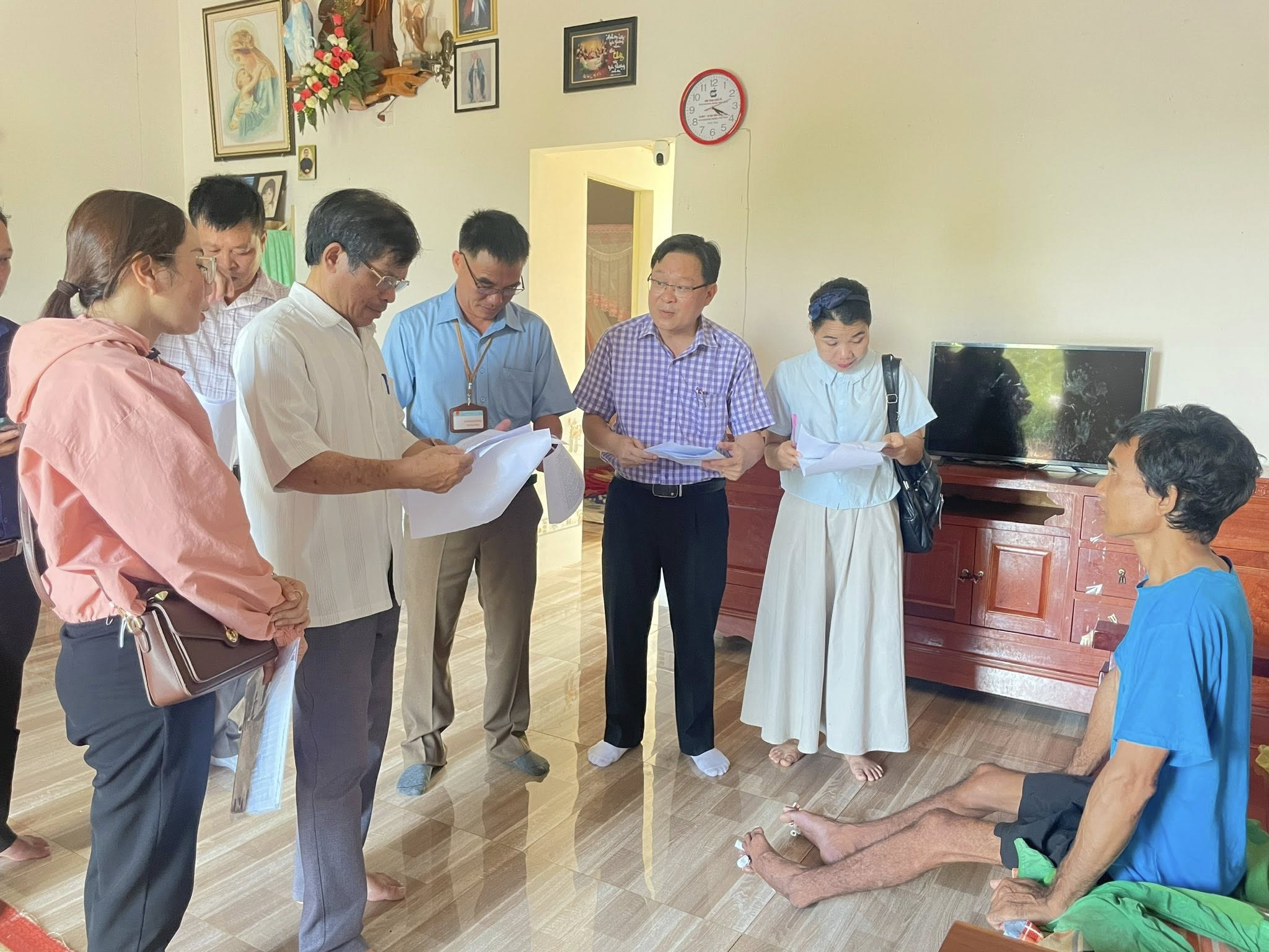 XÃ DRAY BHĂNG TỔ CHỨC XUỐNG TRỰC TIẾP TẠI CÁC GIA ĐÌNH ĐỐI TƯỢNG KHUYẾT TẬT ĐỂ XÁC ĐỊNH DẠNG KHUYẾT TẬT VÀ MỨC ĐỘ KHUYẾT TẬT ĐỢT 1 NĂM 2025.