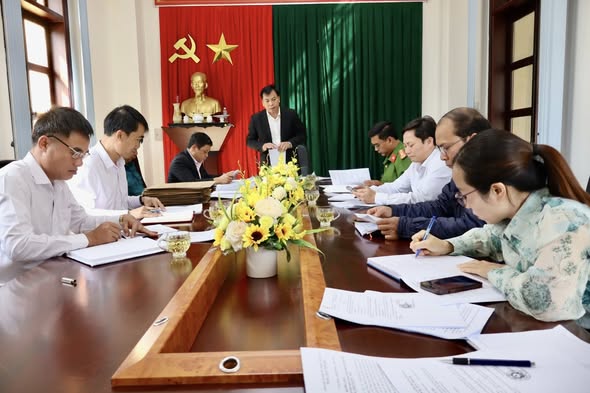 UBND XÃ HỌP DỰ KIẾN GIỚI THIỆU NGƯỜI ỨNG CỬ ĐẠI BIỂU HỘI ĐỒNG NHÂN DÂN XÃ NHIỆM KỲ 2026-2031