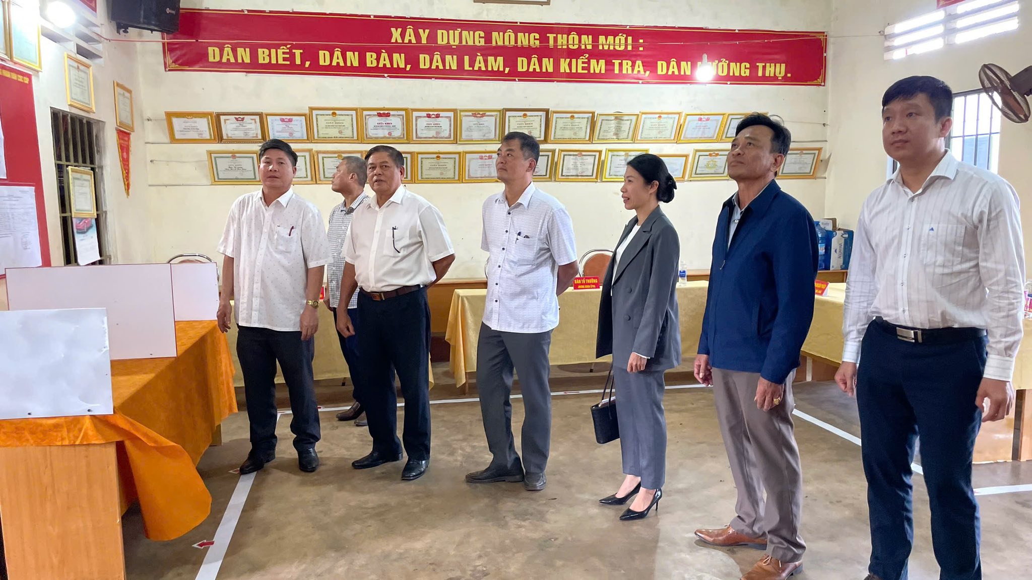 KIỂM TRA CÔNG TÁC TUYÊN TRUYỀN PHỤC VỤ BẦU CỬ TẠI XÃ DRAY BHĂNG