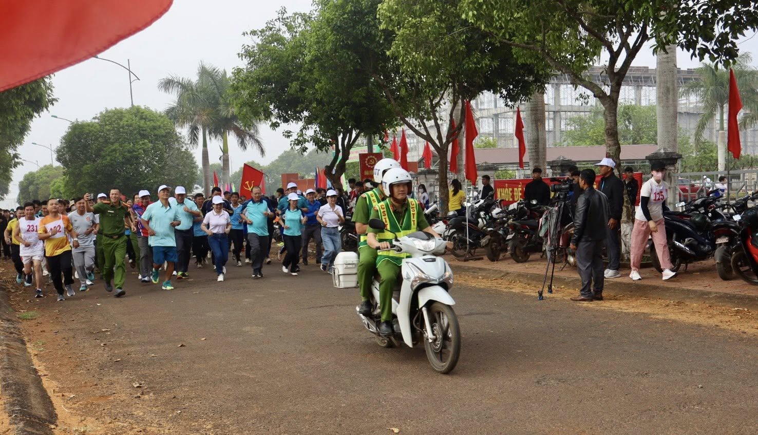 XÃ DRAY BHĂNG TỔ CHỨC NGÀY CHẠY OLYMPIC VÀ GIẢI VIỆT DÃ LẦN THỨ I NĂM 2026