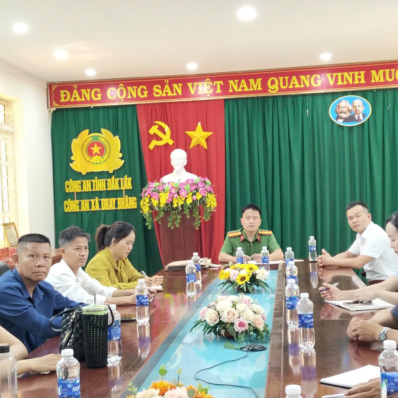 XÃ DRAY BHĂNG THAM DỰ HỘI NGHỊ TRỰC TUYẾN TỔNG KẾT CÔNG TÁC PHỐI HỢP BẢO ĐẢM TRẬT TỰ AN TOÀN GIAO THÔNG TRONG CÁC CƠ SỞ GIÁO DỤC