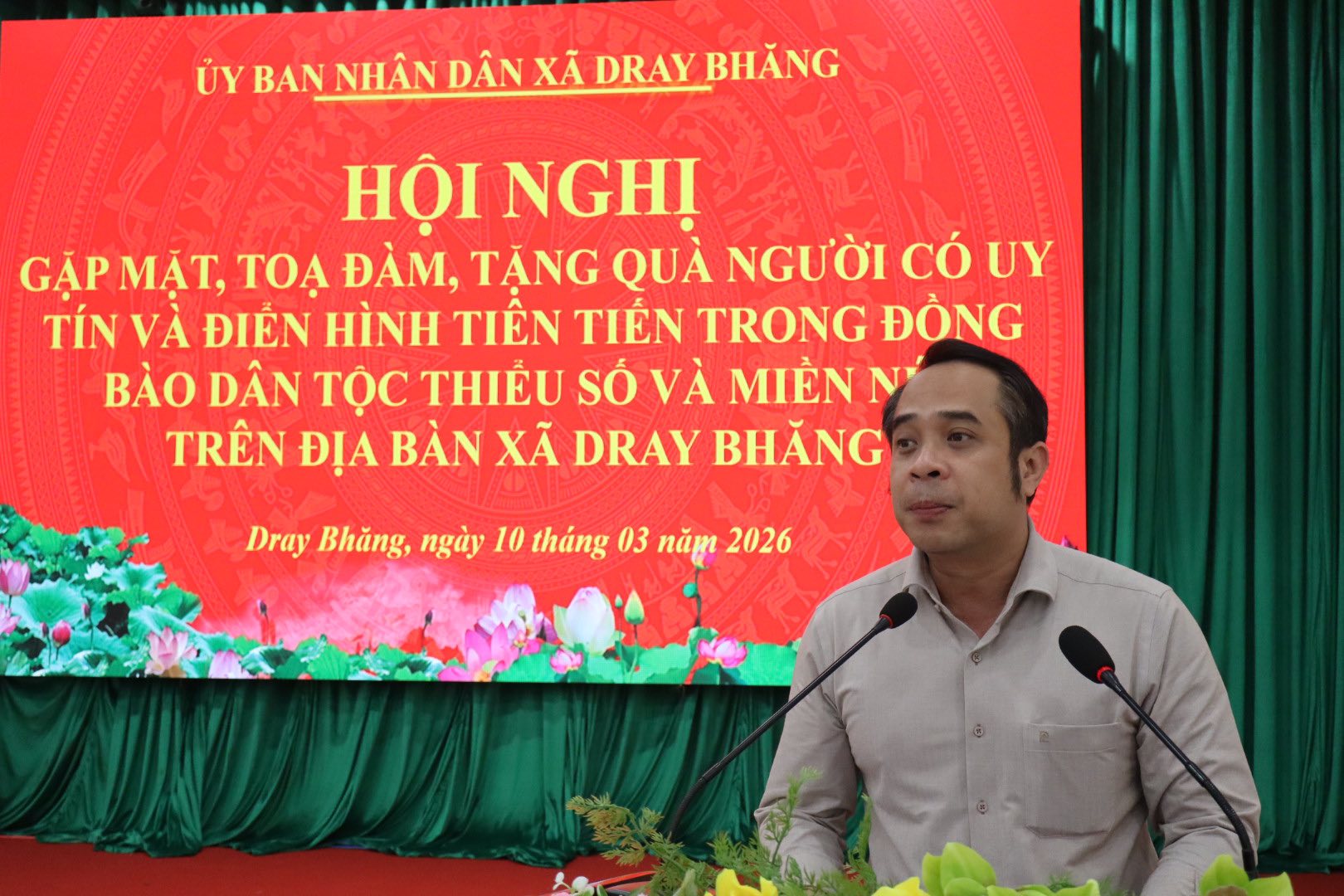 HỘI NGHỊ GẶP MẶT, TỌA ĐÀM VÀ TẶNG QUÀ CHO NGƯỜI CÓ UY TÍN VÀ CÁC ĐIỂN HÌNH TIÊN TIẾN TRONG ĐỒNG BÀO DÂN TỘC THIỂU SỐ TRÊN ĐỊA BÀN XÃ